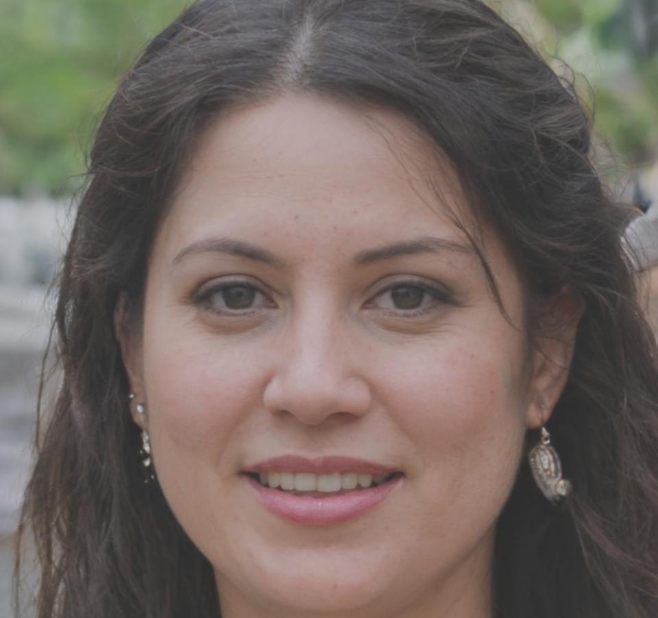 Instructora experta en ratios financieros industriales